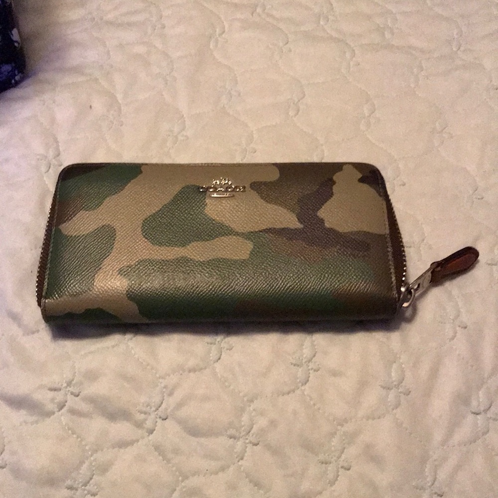 Coach camo zipper wallet